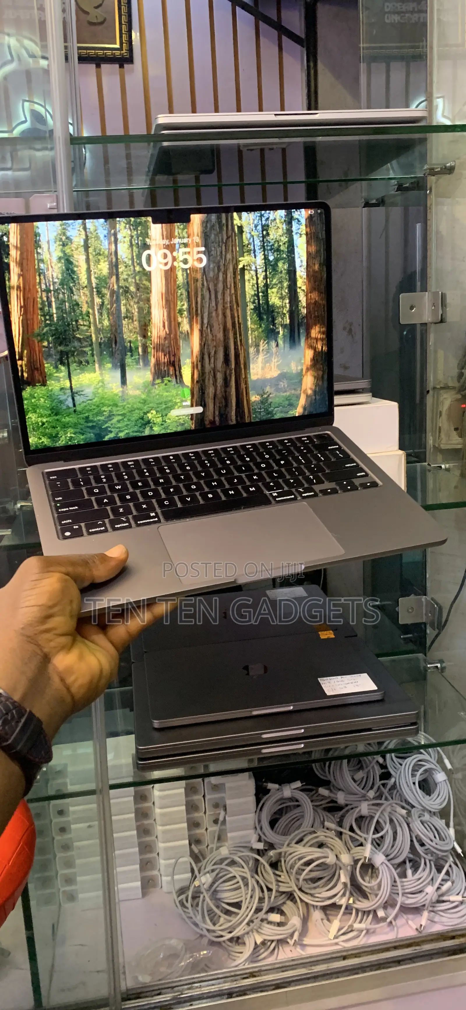 Laptop Apple MacBook Air 2024 M3 13-Inch 16GB Intel Core M3 SSD 512GB