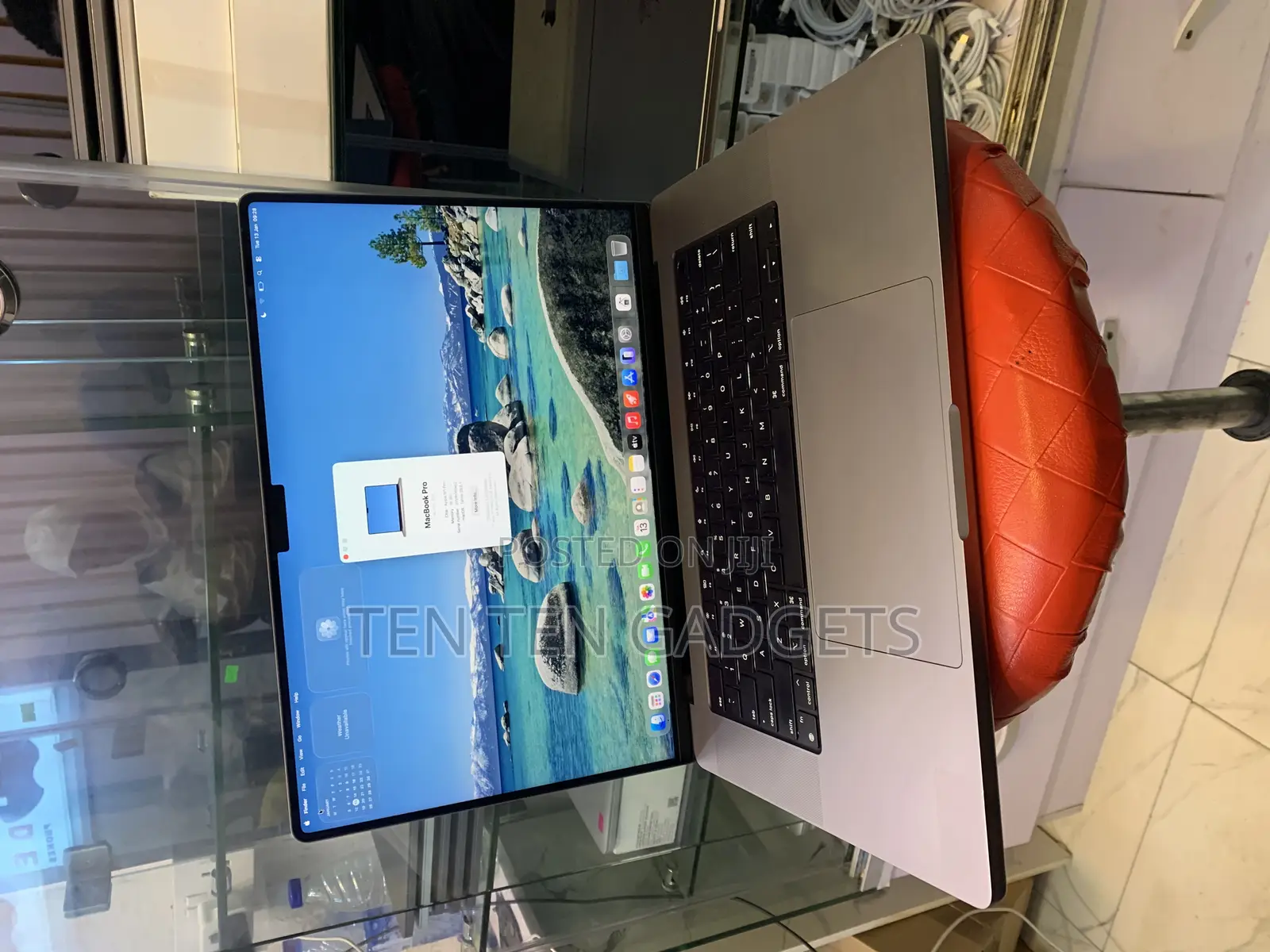 Laptop Apple MacBook Pro 2021 M1 16GB Apple M1 Pro SSD 512GB