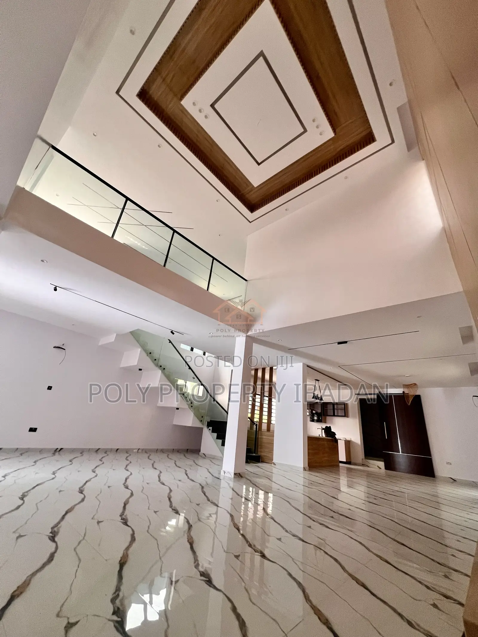 5bdrm Penthouse in Engr Lere Adigun Gra, Ibadan for sale