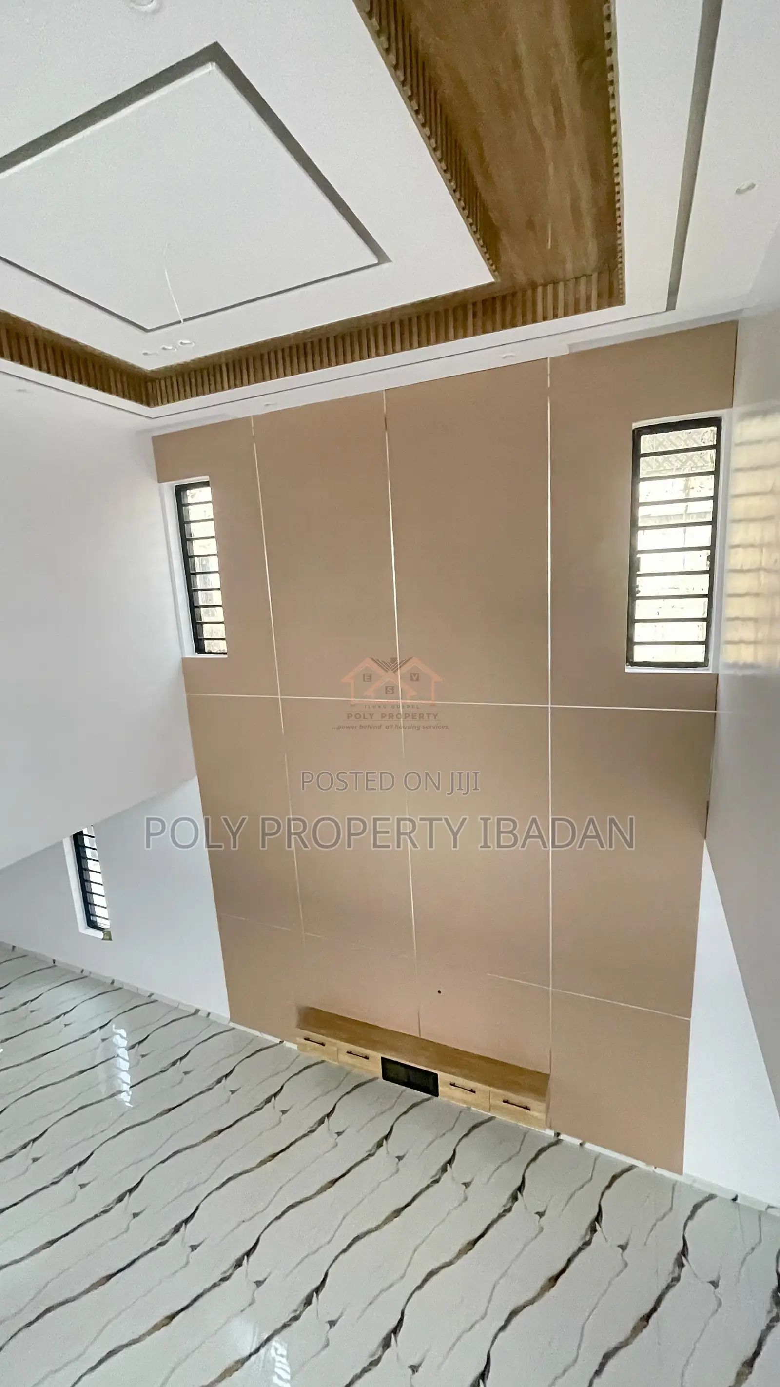 5bdrm Penthouse in Engr Lere Adigun Gra, Ibadan for sale