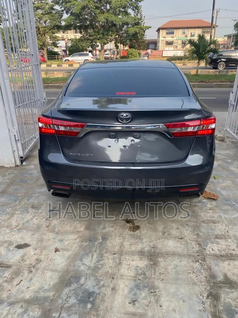 Toyota Avalon XLE 4dr Sedan (3.5L 6cyl 6A) 2014 Gray
