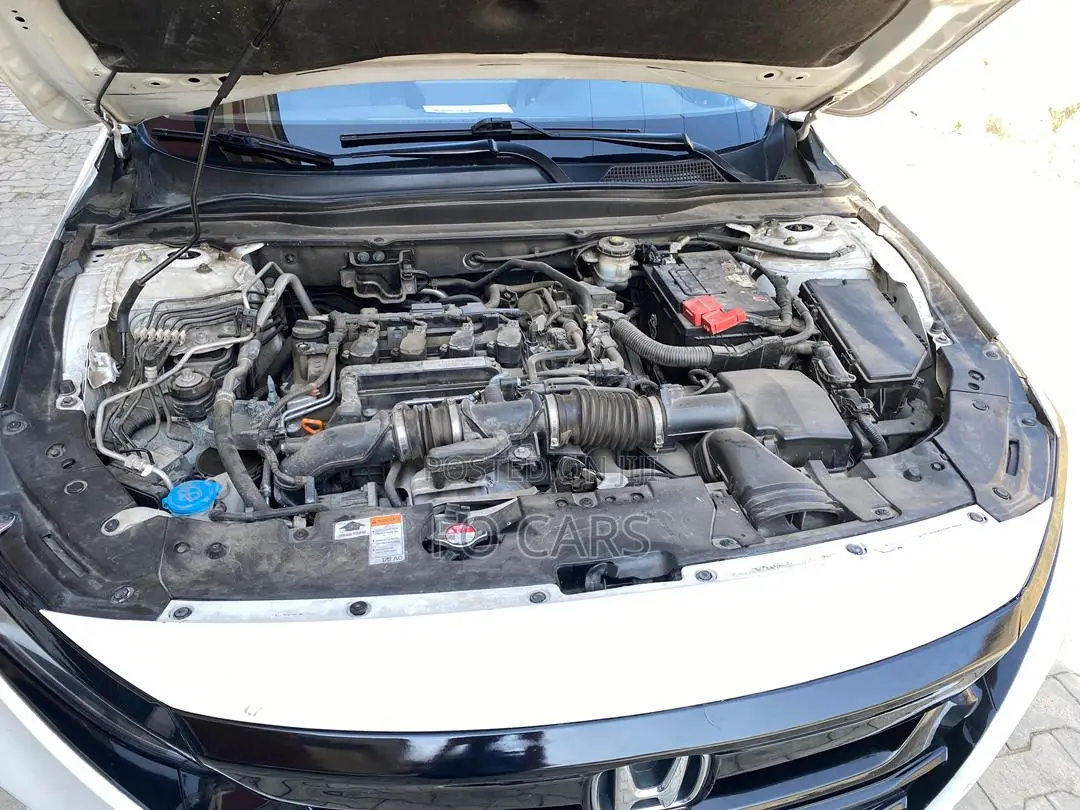 Honda Accord EX (1.5L 4cyl Turbo CVT) 2019 White