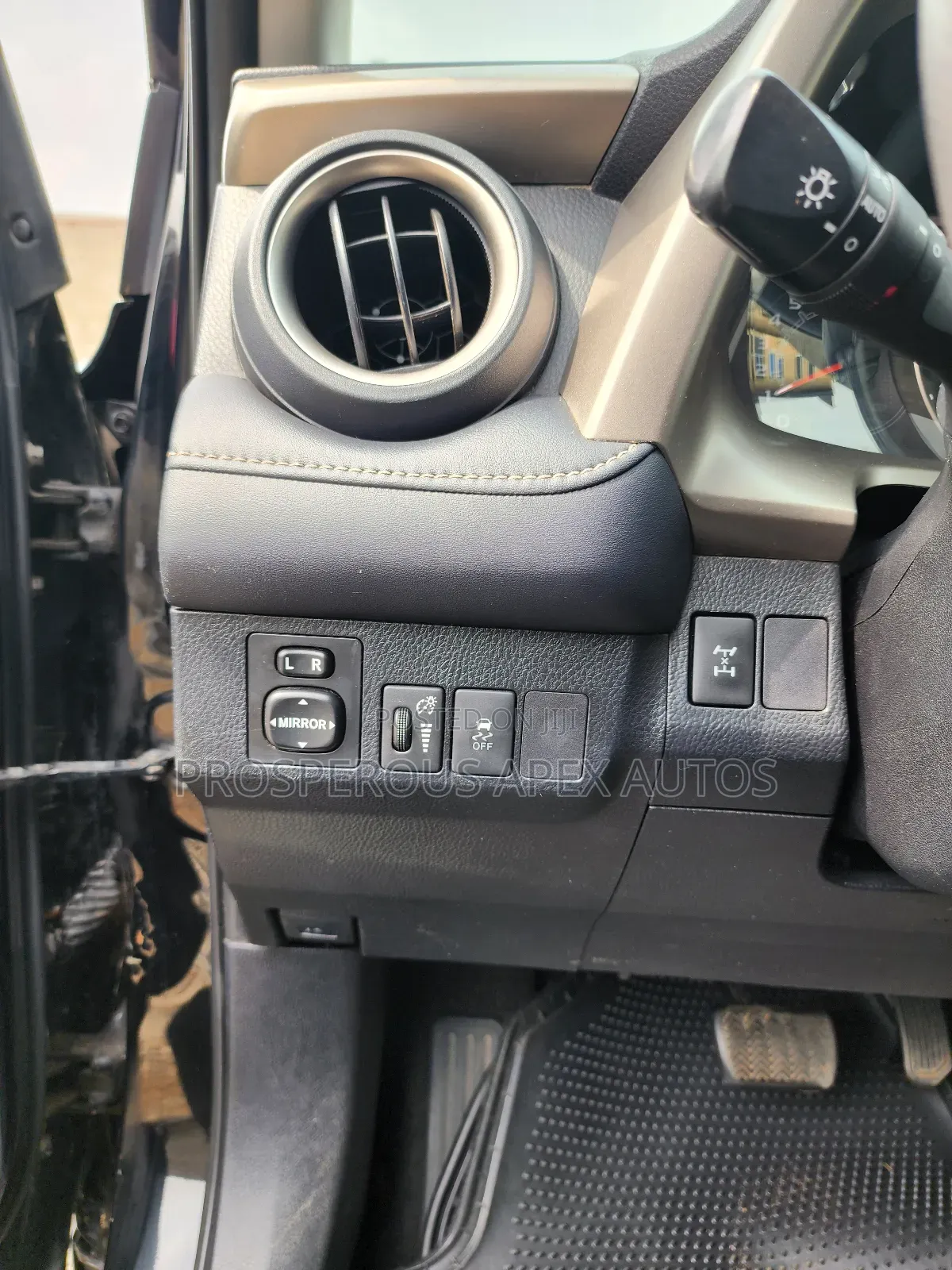 Toyota RAV4 XLE 4dr SUV AWD (2.5L 4cyl 6A) 2014 Black