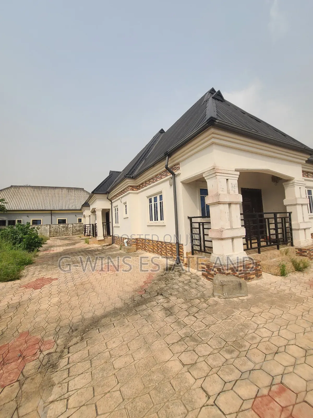 2bdrm Apartment in Okhuoromi Off, Benin City for rent