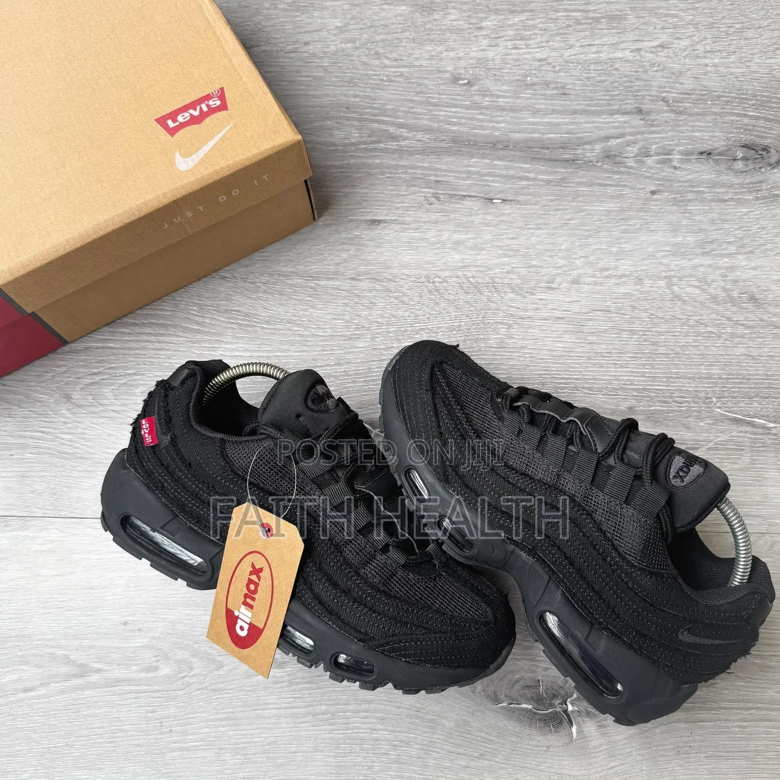 *The Levi’S X Nike Air Max 95 Greedy Snks* Size 40- 4