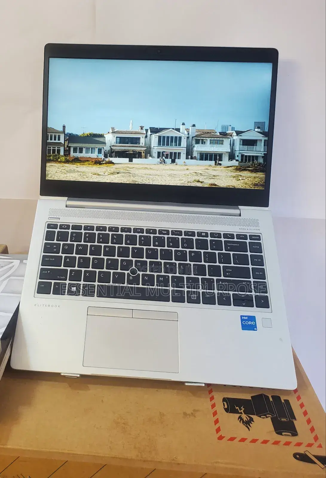 New Laptop HP 430 G5 8GB Intel Core I5 SSD 256GB