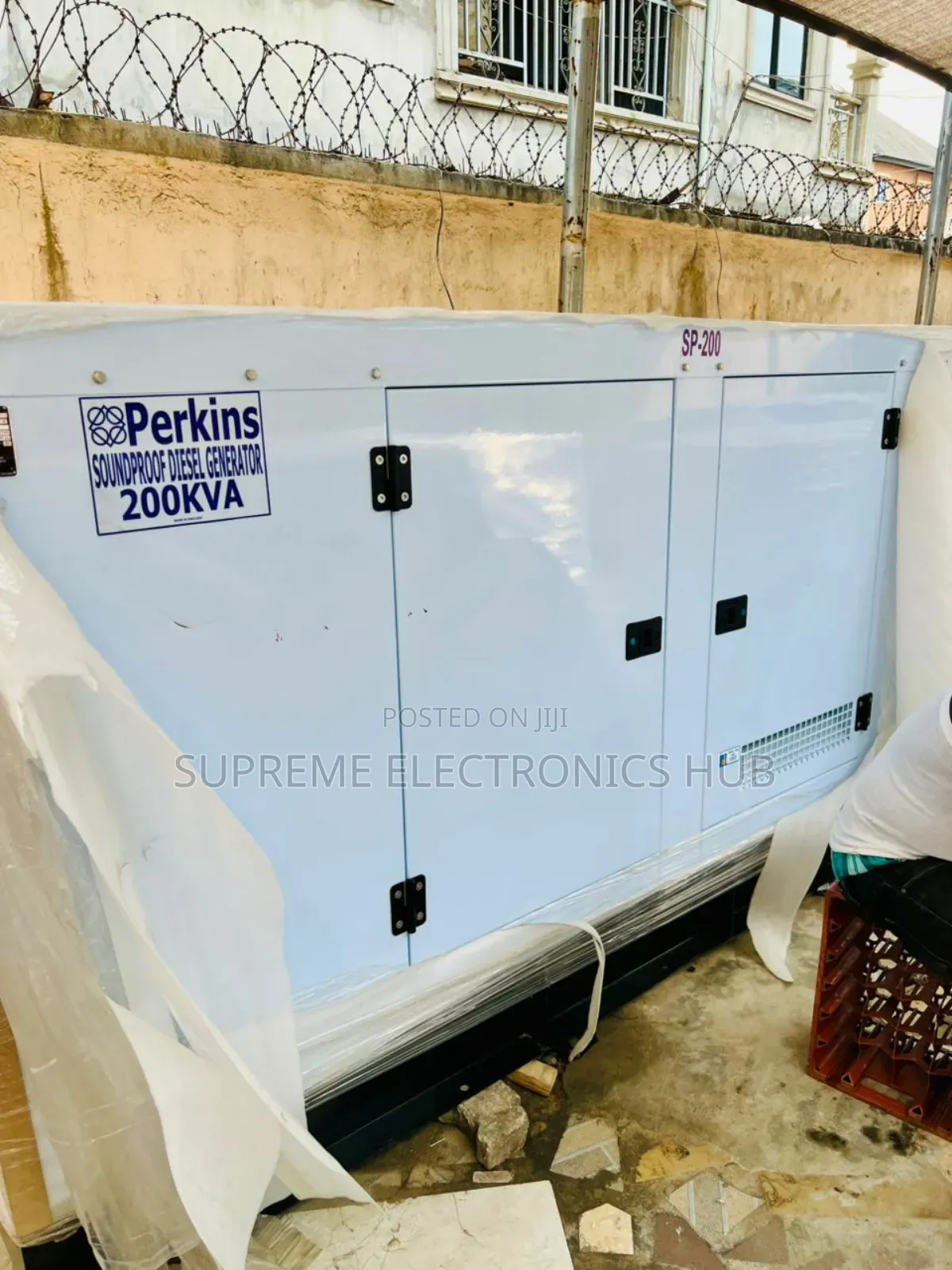 Sp-200kva Perkins Super Strong Diesel Soundproof Generator Set