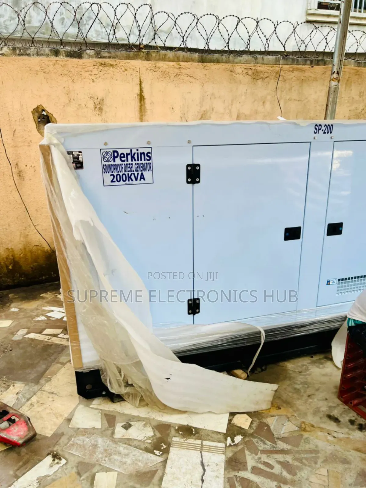 Sp-200kva Perkins Super Strong Diesel Soundproof Generator Set