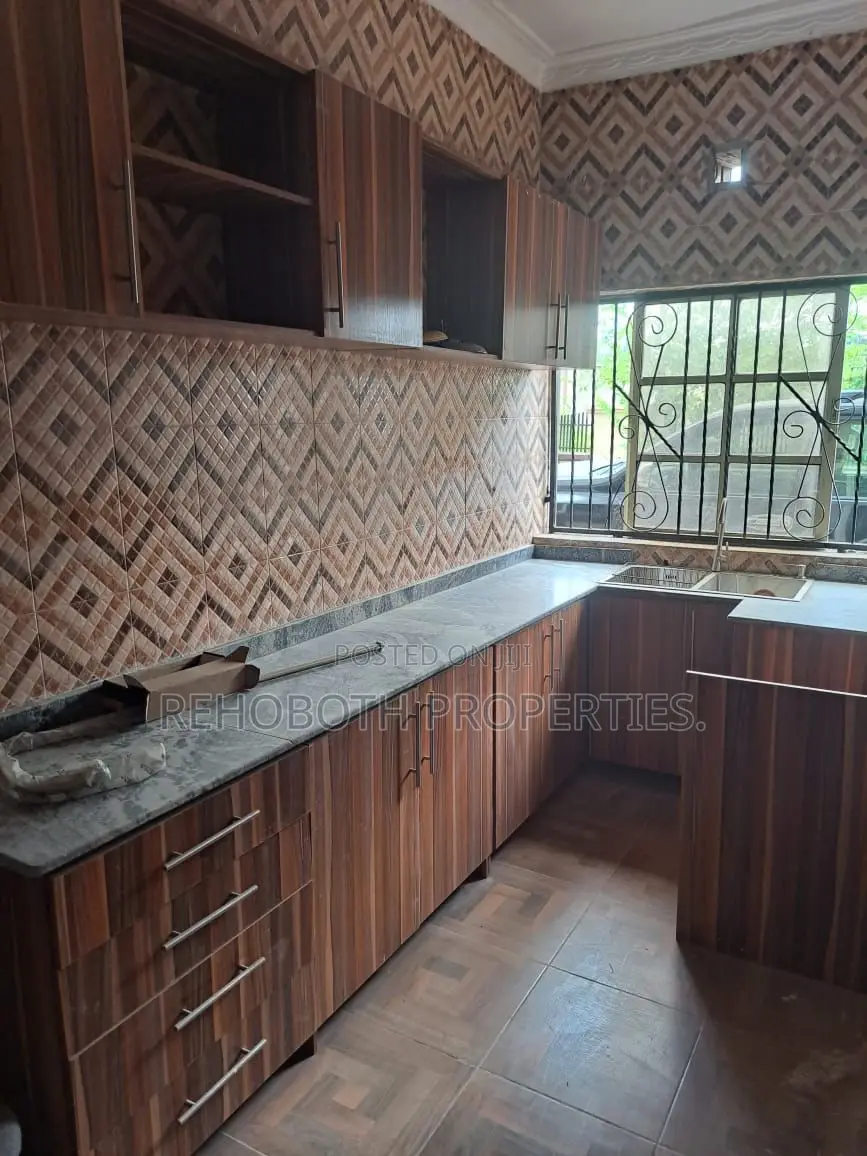 4bdrm Duplex in Jericho for rent