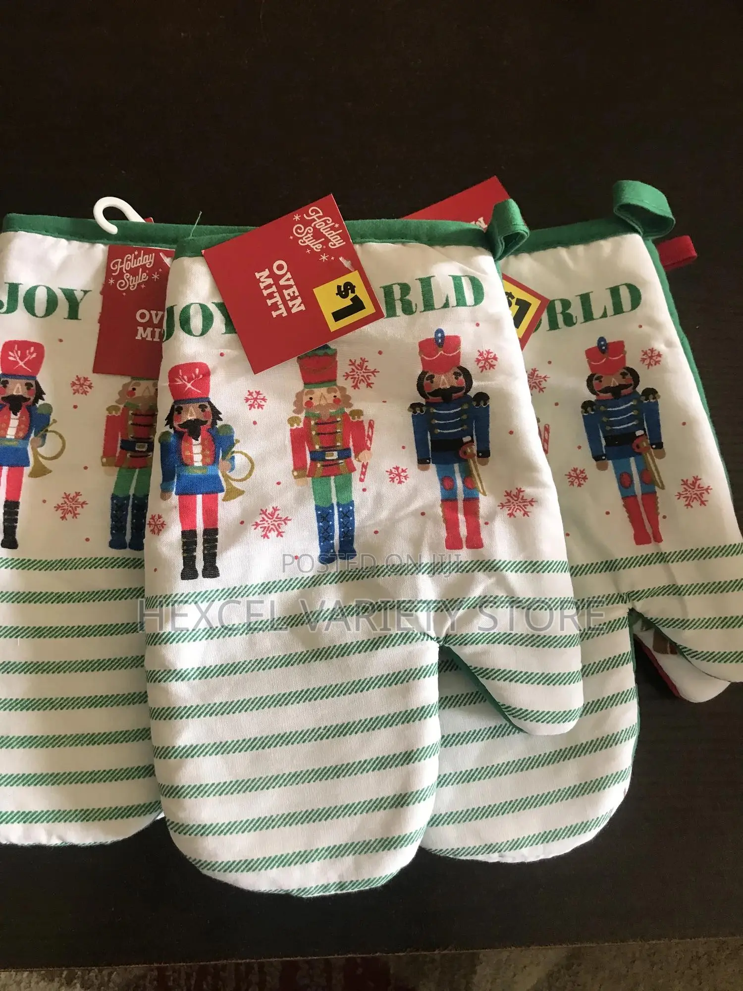 Heat-Resistant Oven Mitts – Safe Cooking Kitchen Use
