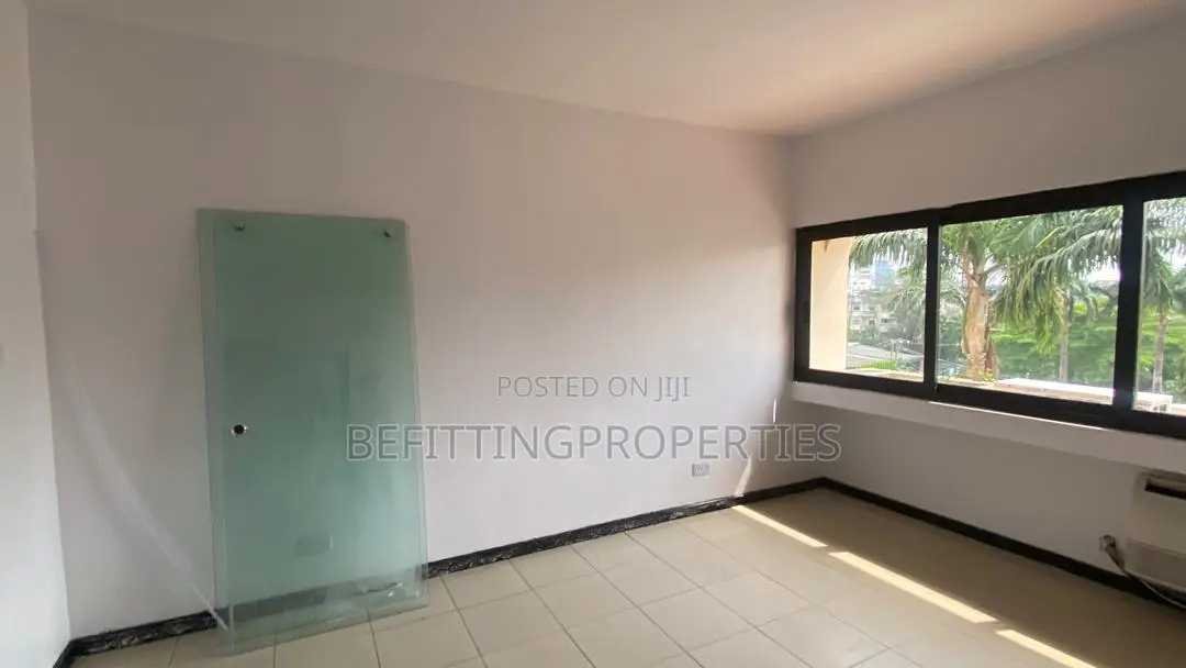 3bdrm Block of Flats in Victoria Island for rent