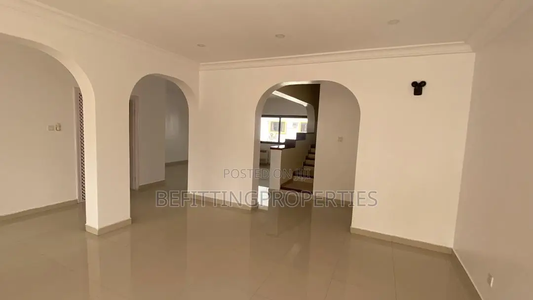 3bdrm Block of Flats in Victoria Island for rent