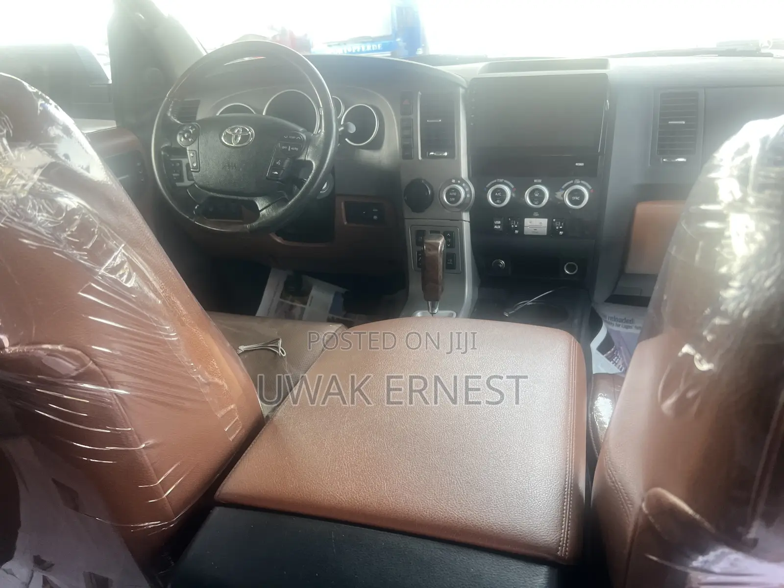 Toyota Sequoia Platinum 4dr SUV (5.7L 8cyl 6A) 2013 Black