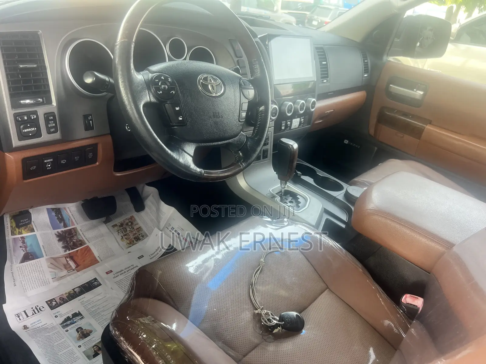 Toyota Sequoia Platinum 4dr SUV (5.7L 8cyl 6A) 2013 Black
