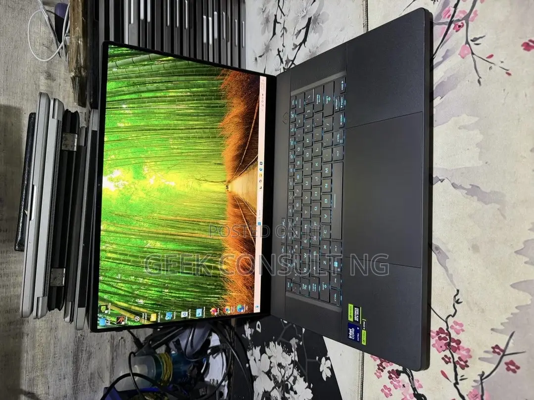Laptop Asus ROG Zephyrus G16 16GB Intel Core Ultra 9 SSD 1T
