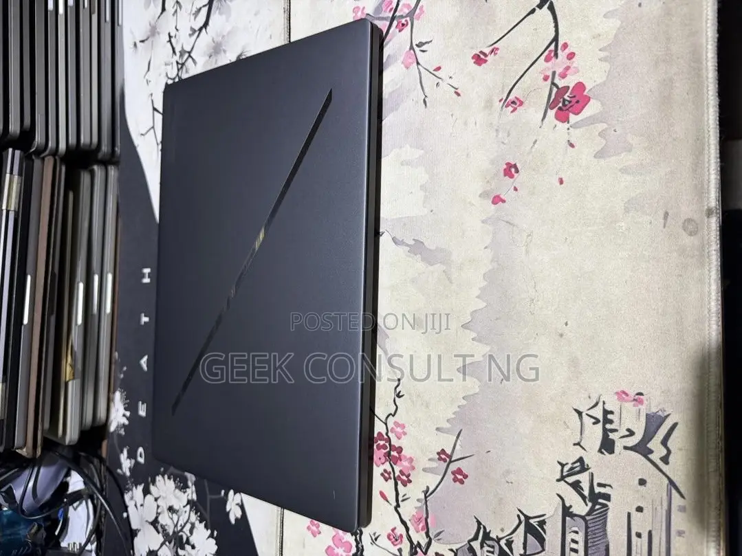 Laptop Asus ROG Zephyrus G16 16GB Intel Core Ultra 9 SSD 1T