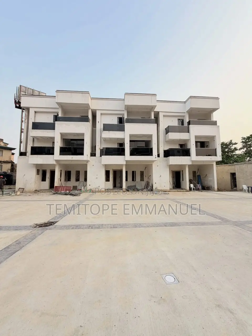 Furnished 4bdrm Duplex in Estate Mongoro for sale