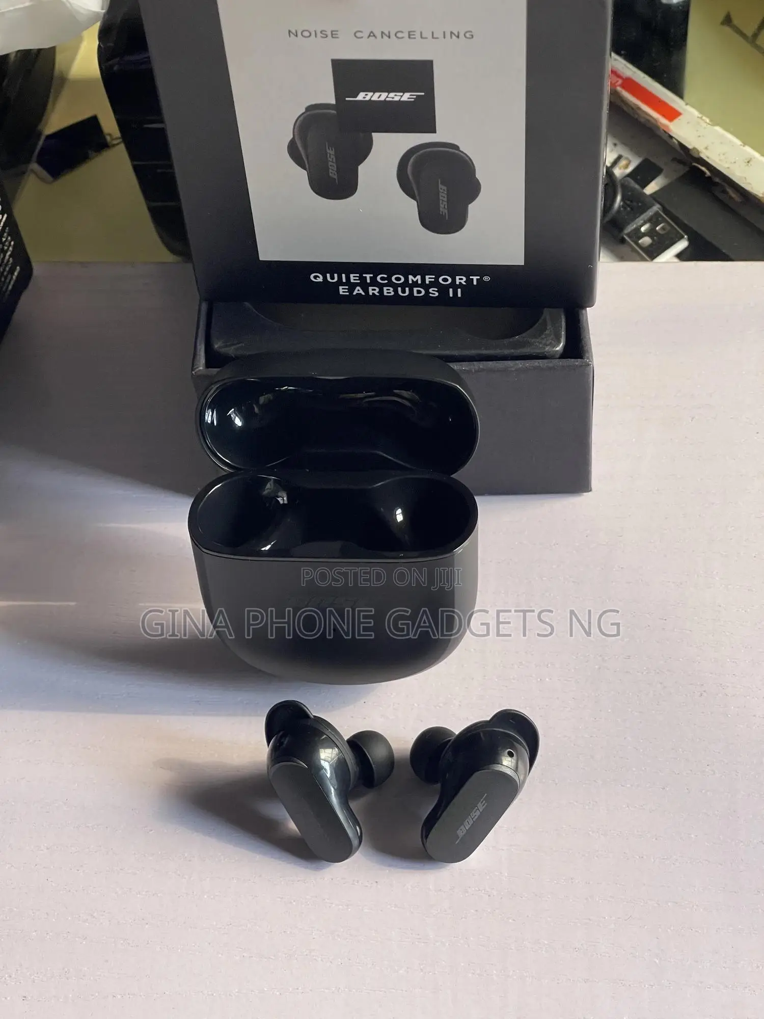 Earbud (Bose Quiet Comfort Noise Canceling Earbuds)