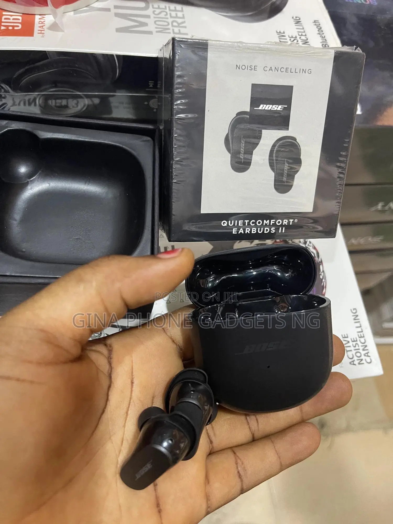 Earbud (Bose Quiet Comfort Noise Canceling Earbuds)