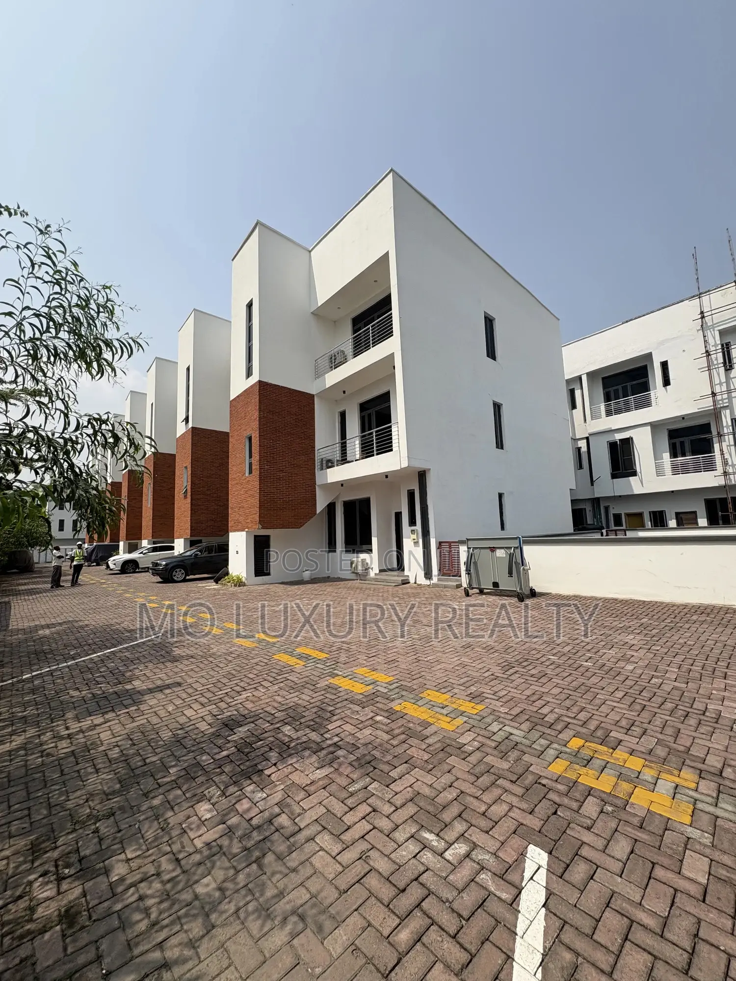 Furnished 3bdrm Townhouse / Terrace in Periwinkle Estate, Lekki Phase 1