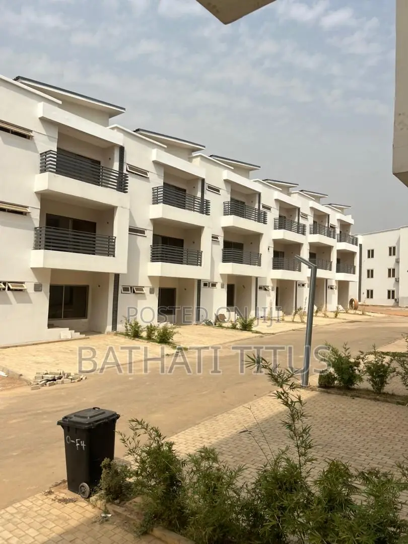 4bdrm Duplex in Bilaad Estate, Life Camp for rent