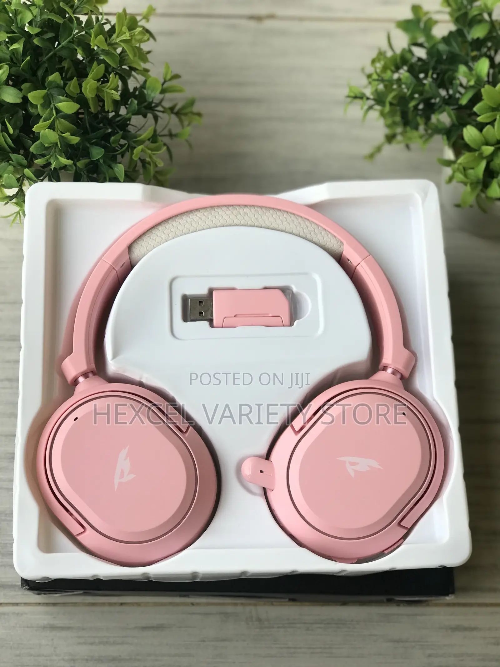 Pink Headphones With Mic – Clear Sound Stylish Design