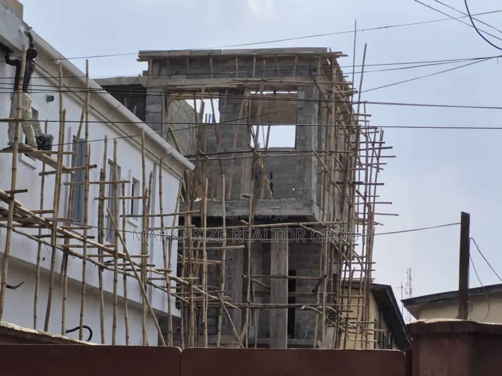 5bdrm Duplex in Ogba Lagos for sale