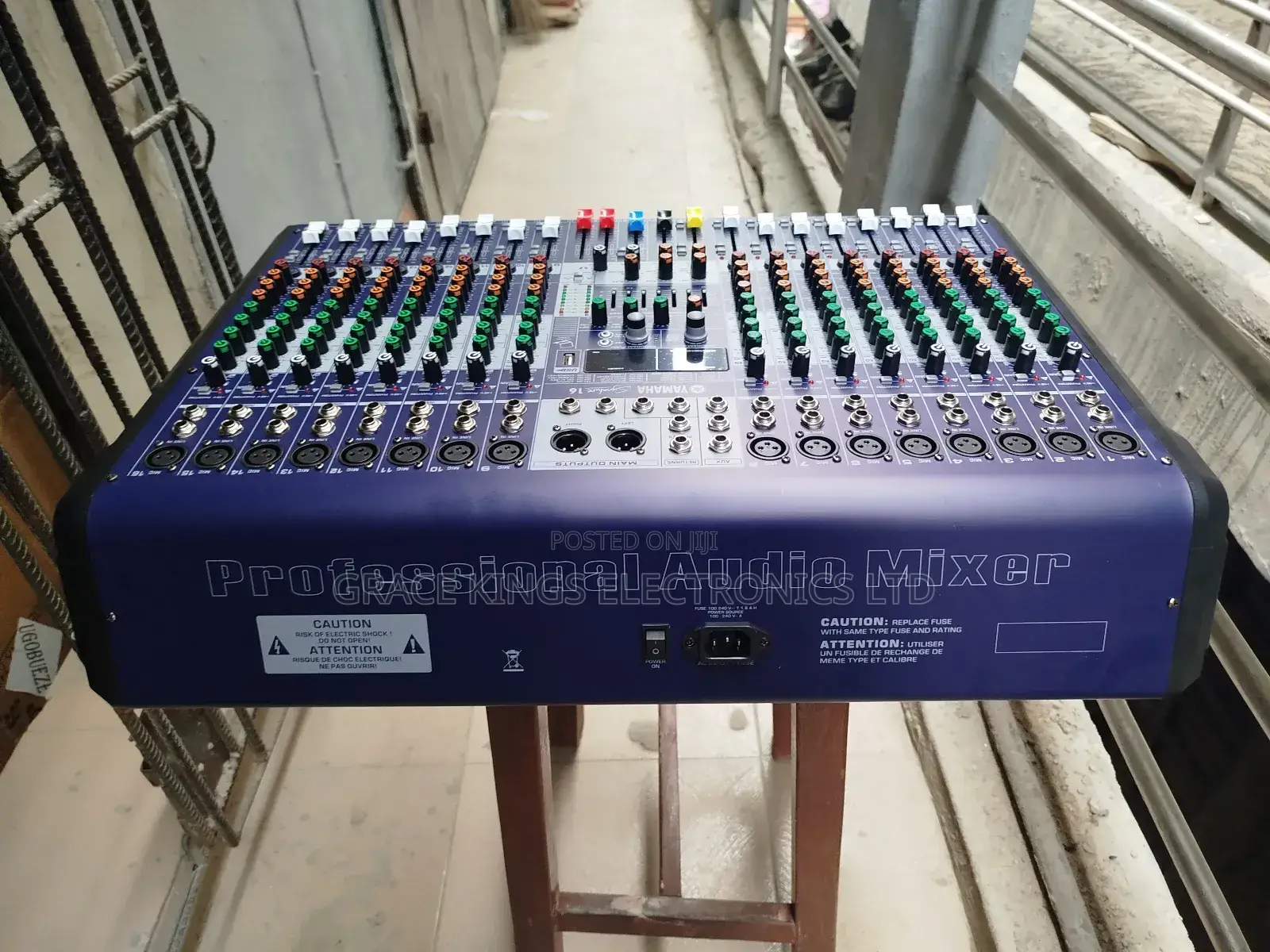 Yamaha 16channels Console Mixer