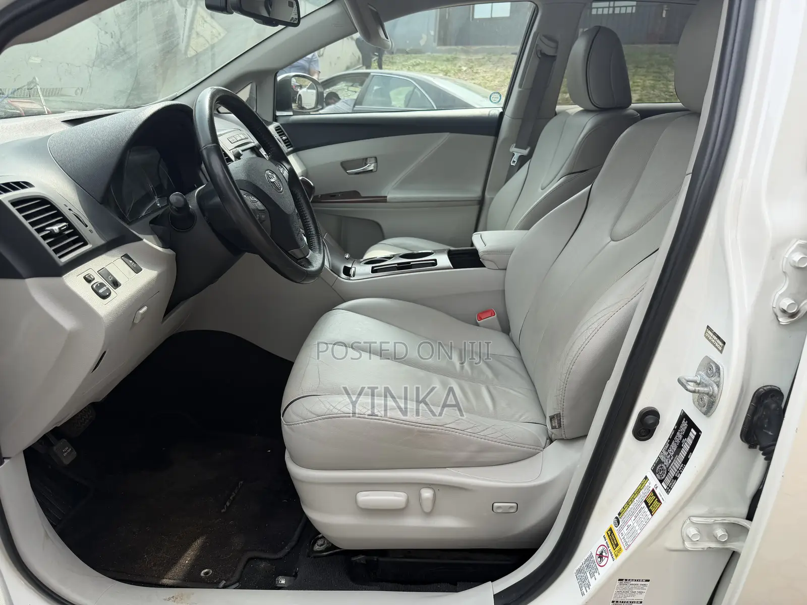 Toyota Venza V6 AWD 2010 White