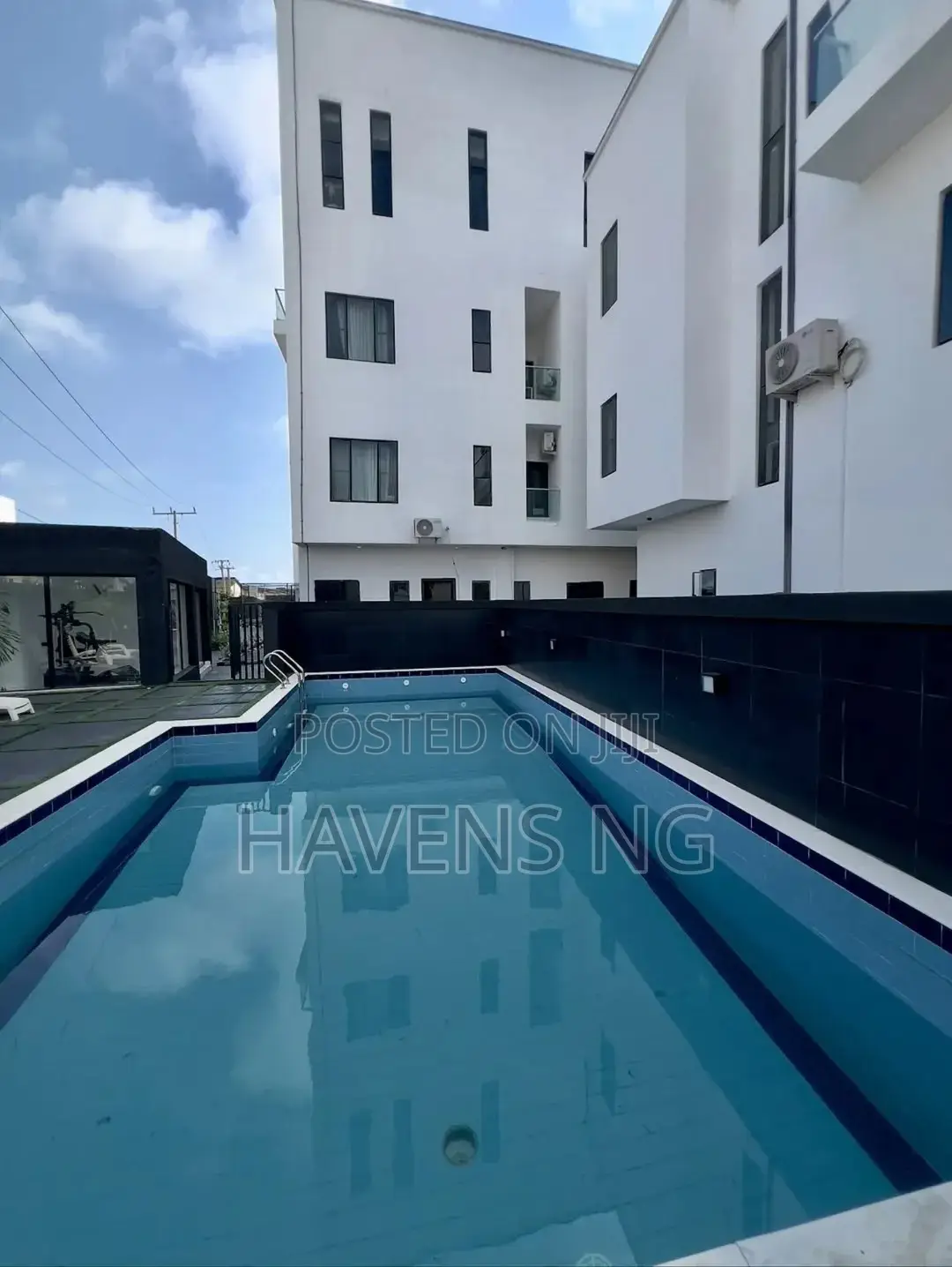 4bdrm Townhouse/Terrace in Ikate for sale