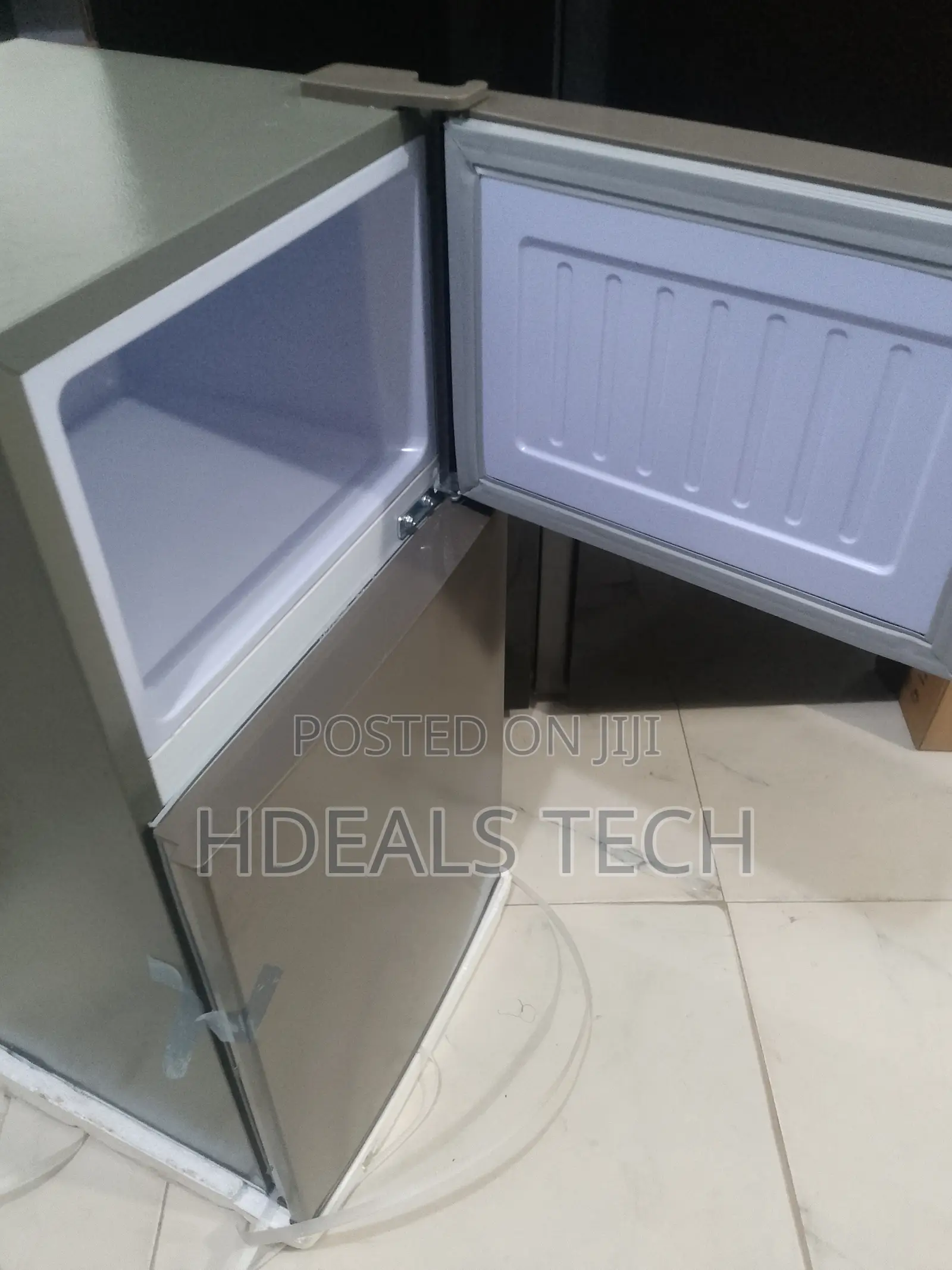 Snowsea Arctic Fresh 100-Liter Direct-Cool Refrigerator BCD-136