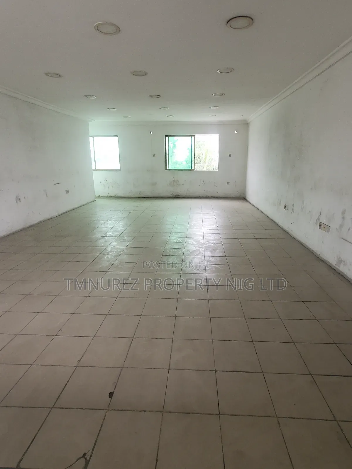 Shop Showroom for Rent at Ikota Faccing Outside