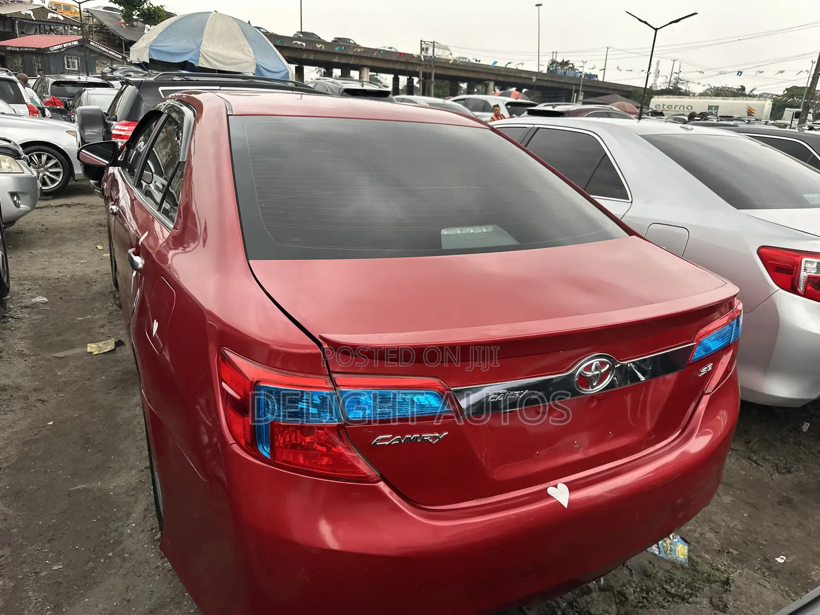 Toyota Camry SE V6 4dr Sedan (3.5L 6cyl 6A) 2013 Red