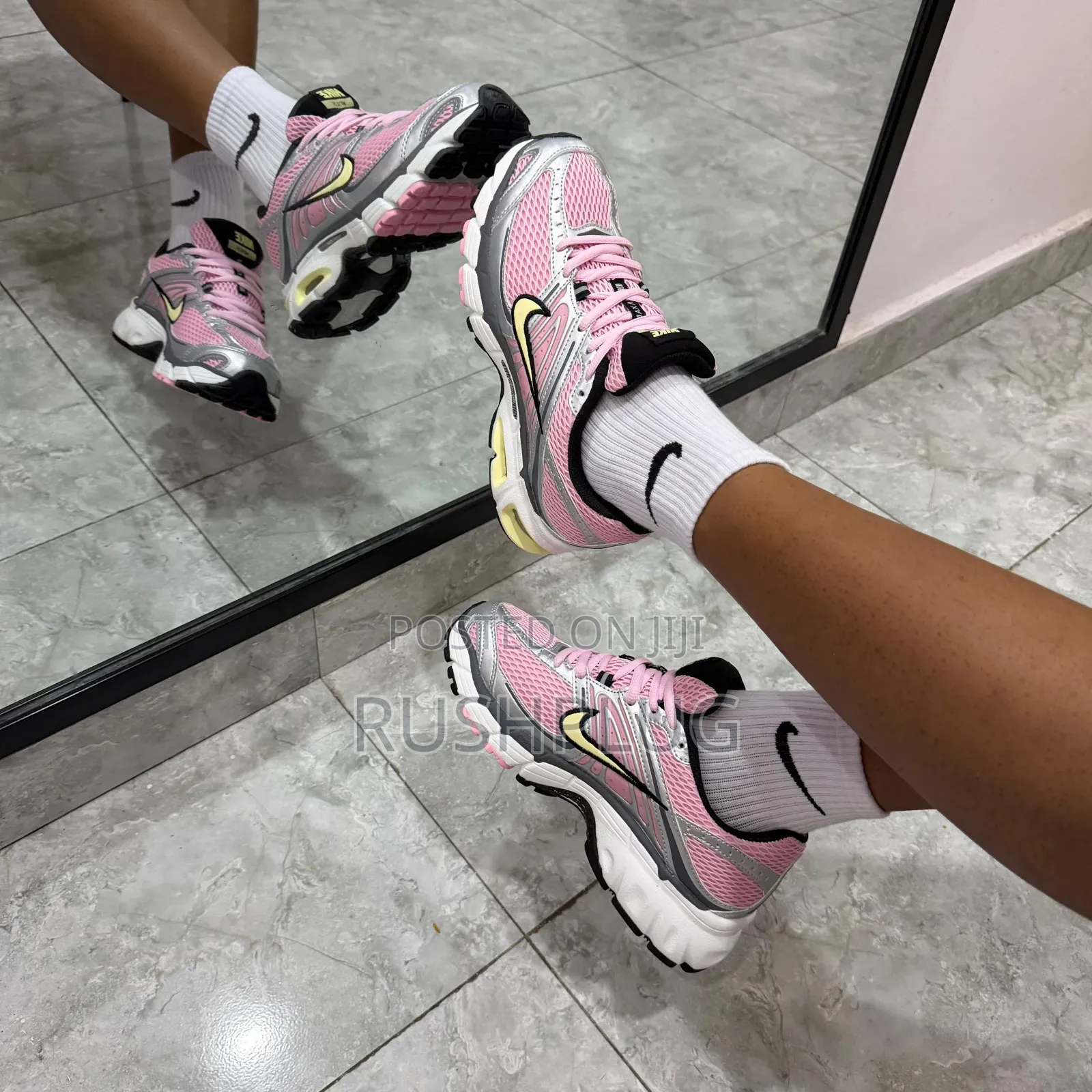 Nike Air Max Luxury Sneakers