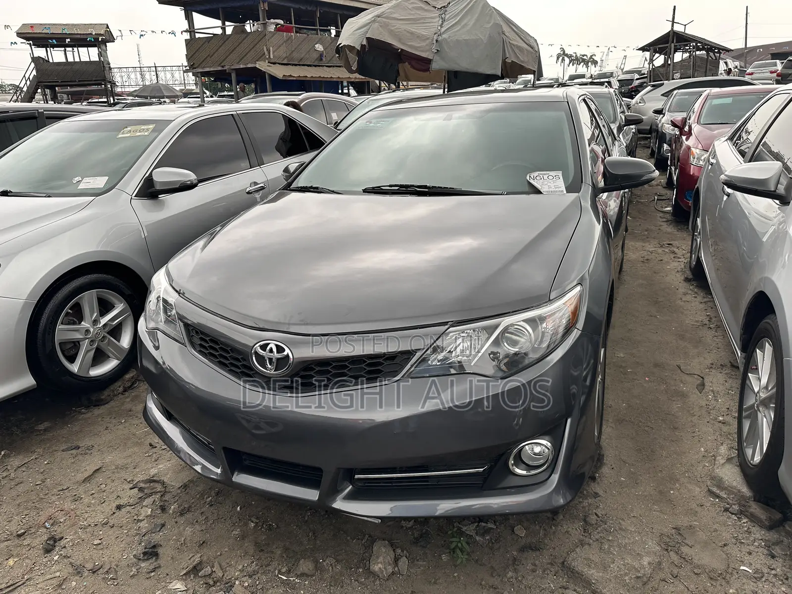 Toyota Camry SE 4dr Sedan (3.5L 6cyl 6A) 2014 Gray