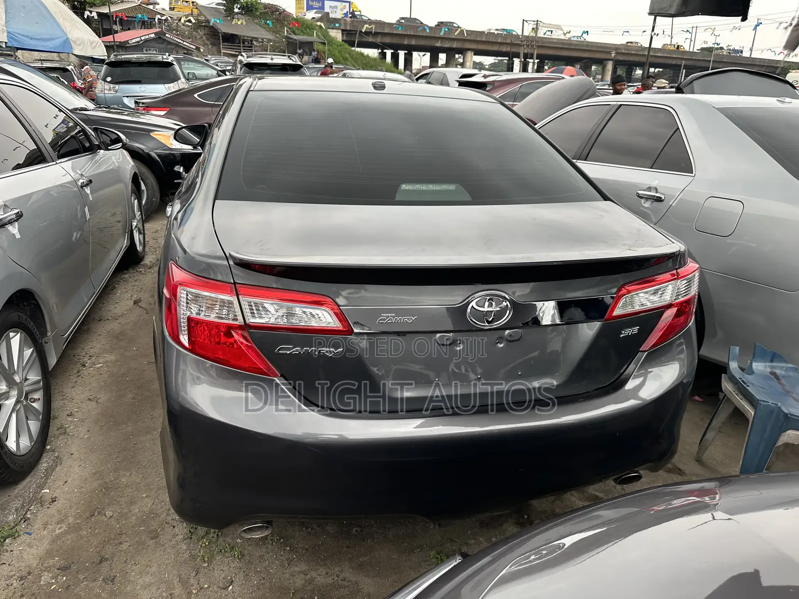 Toyota Camry SE 4dr Sedan (3.5L 6cyl 6A) 2014 Gray
