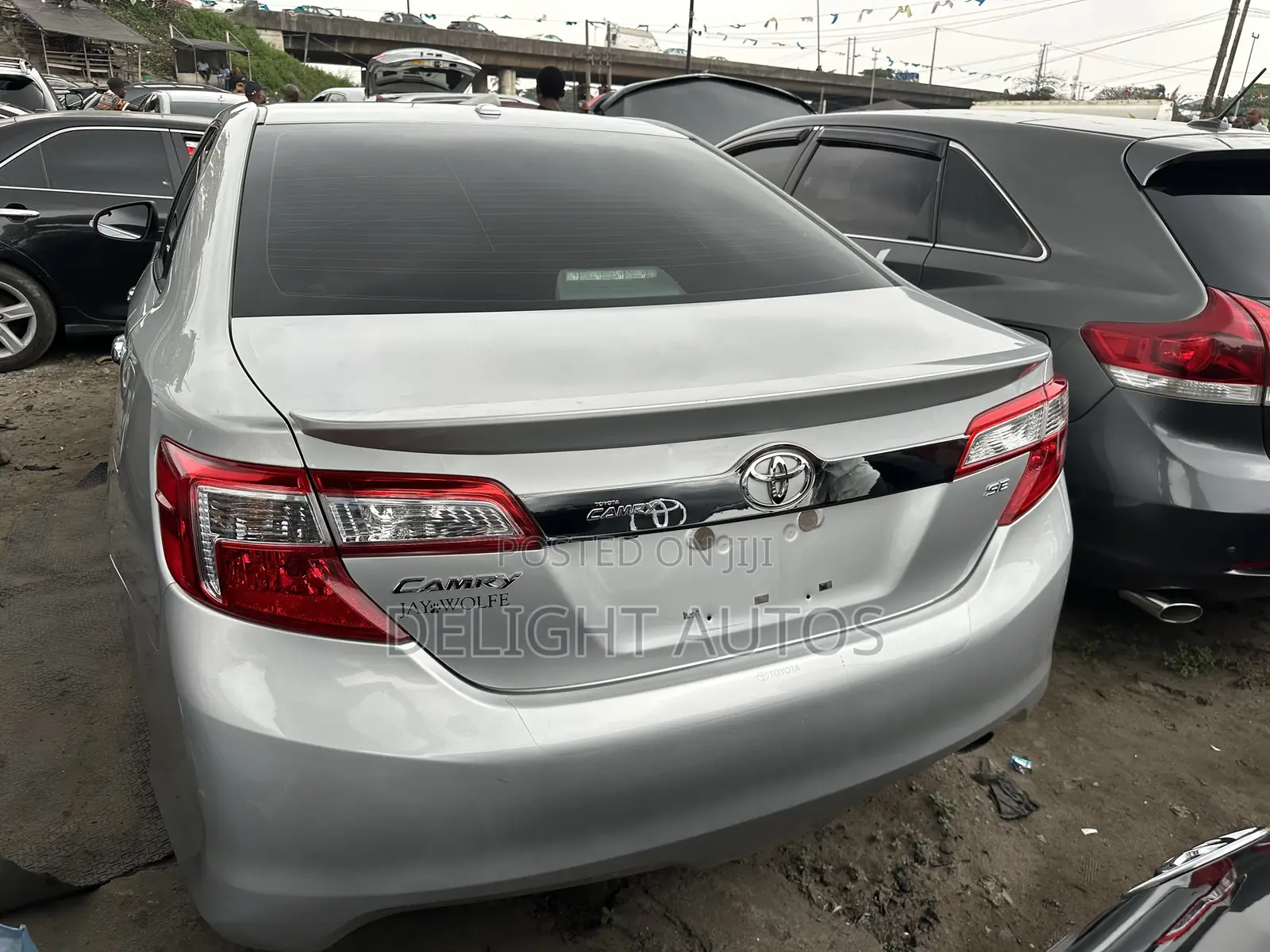 Toyota Camry SE V6 4dr Sedan (3.5L 6cyl 6A) 2013 Silver