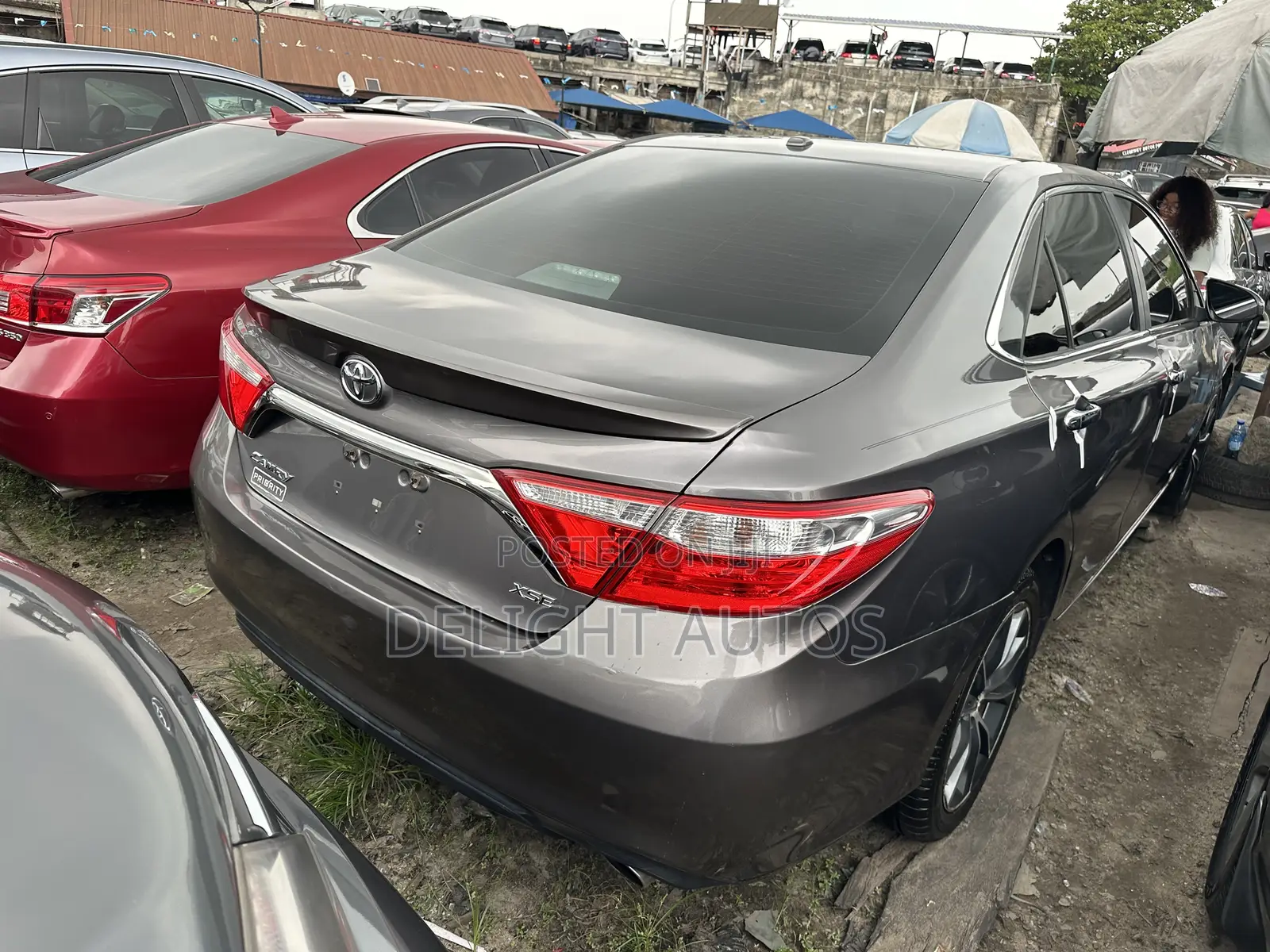 Toyota Camry XLE V6 4dr Sedan (3.6L 6cyl 6A) 2016 Gray