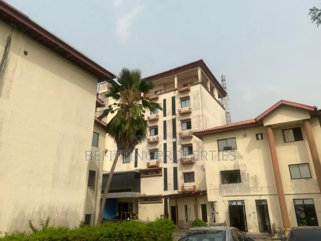 2bdrm Block of Flats in Victoria Island for sale