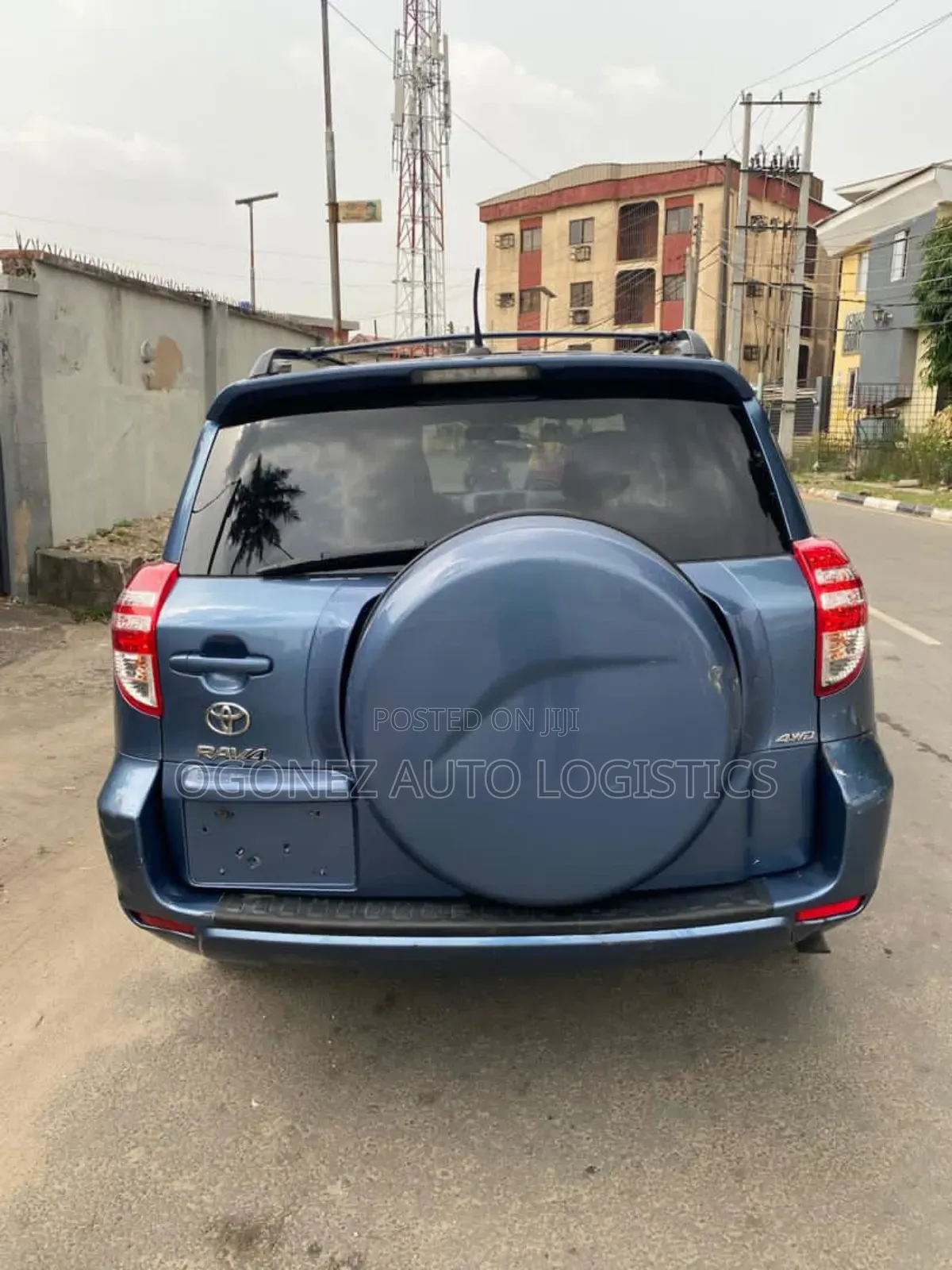 Toyota RAV4 LE FWD (2.5L 4cyl 6A) 2013 Blue
