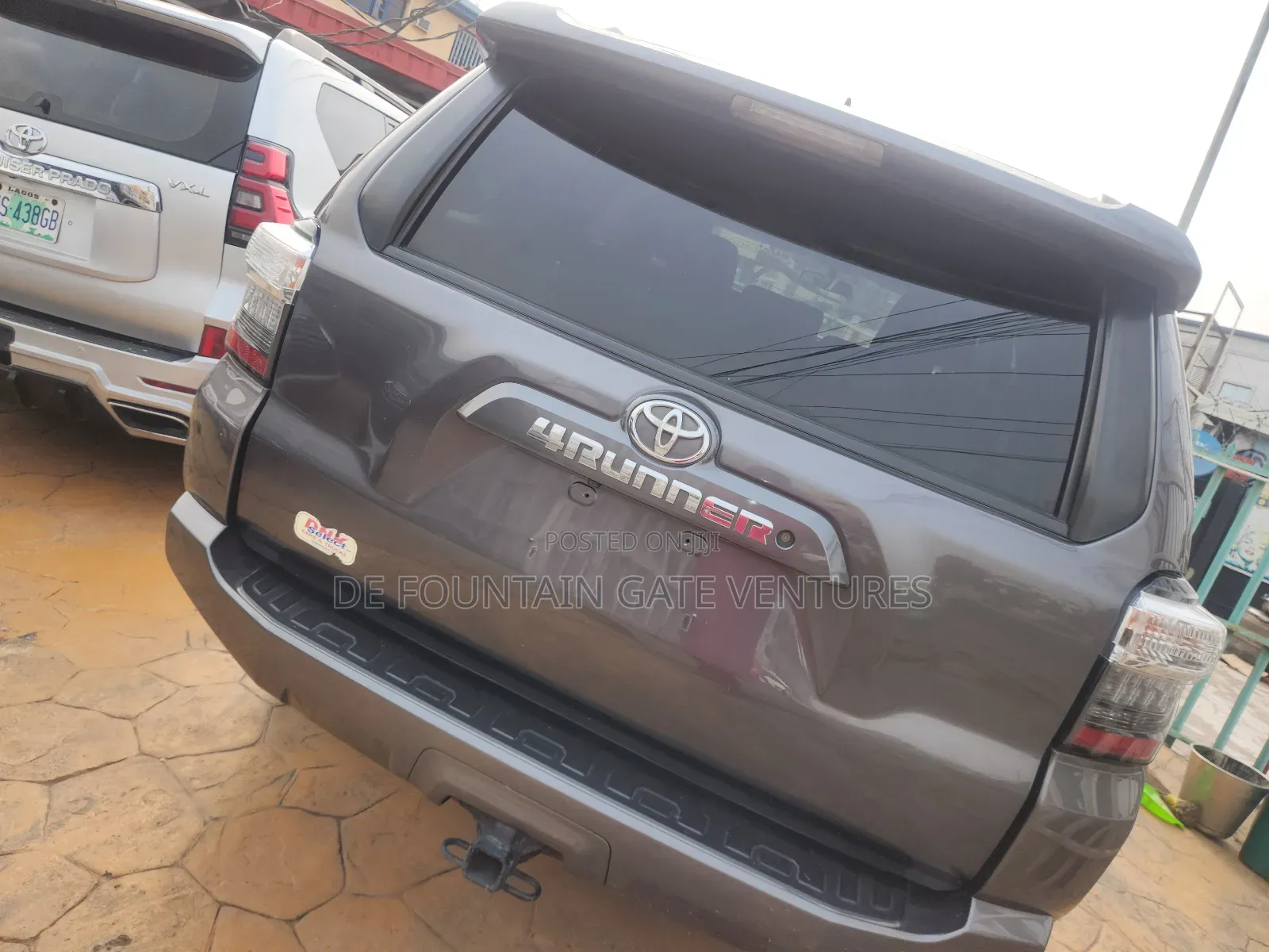 Toyota 4-Runner SR5 4dr SUV 4WD (4.0L 6cyl 5A) 2015 Gray