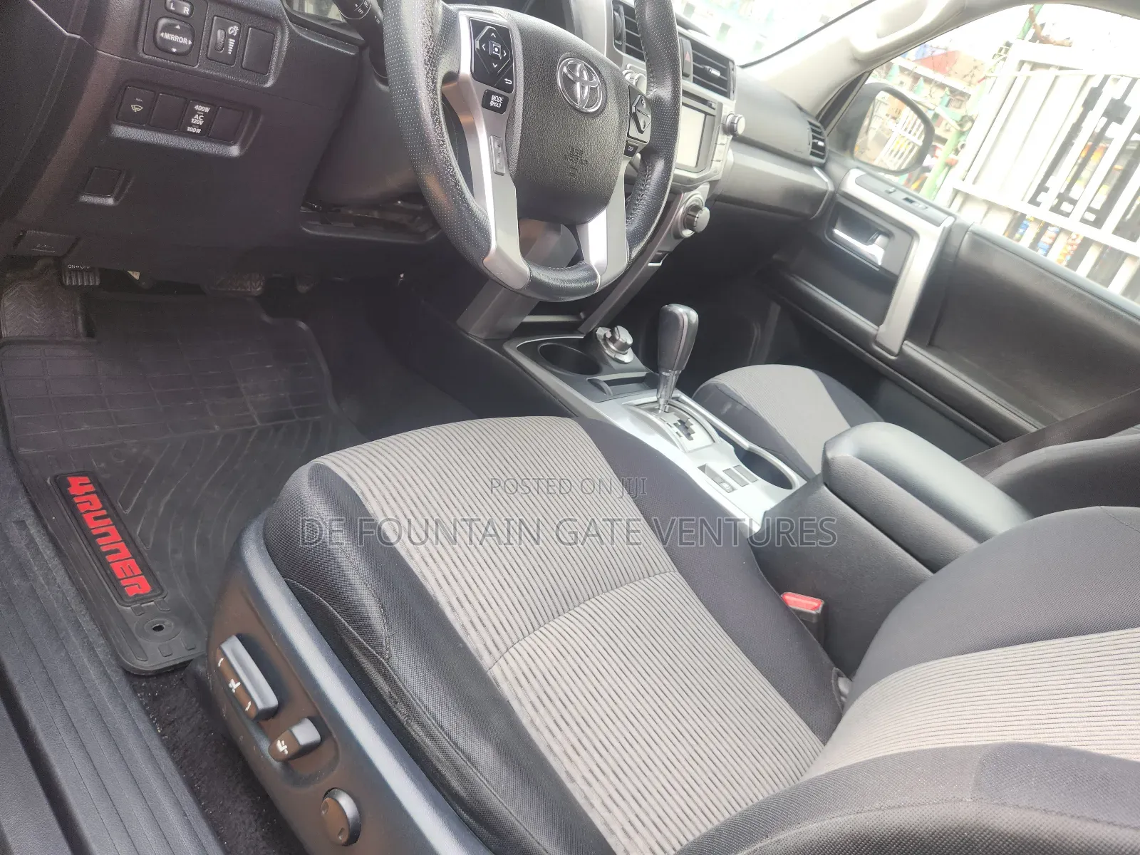 Toyota 4-Runner SR5 4dr SUV 4WD (4.0L 6cyl 5A) 2015 Gray