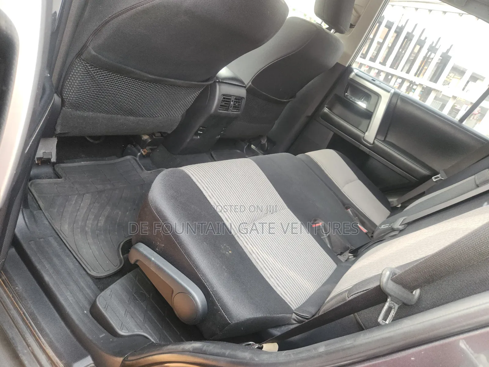 Toyota 4-Runner SR5 4dr SUV 4WD (4.0L 6cyl 5A) 2015 Gray