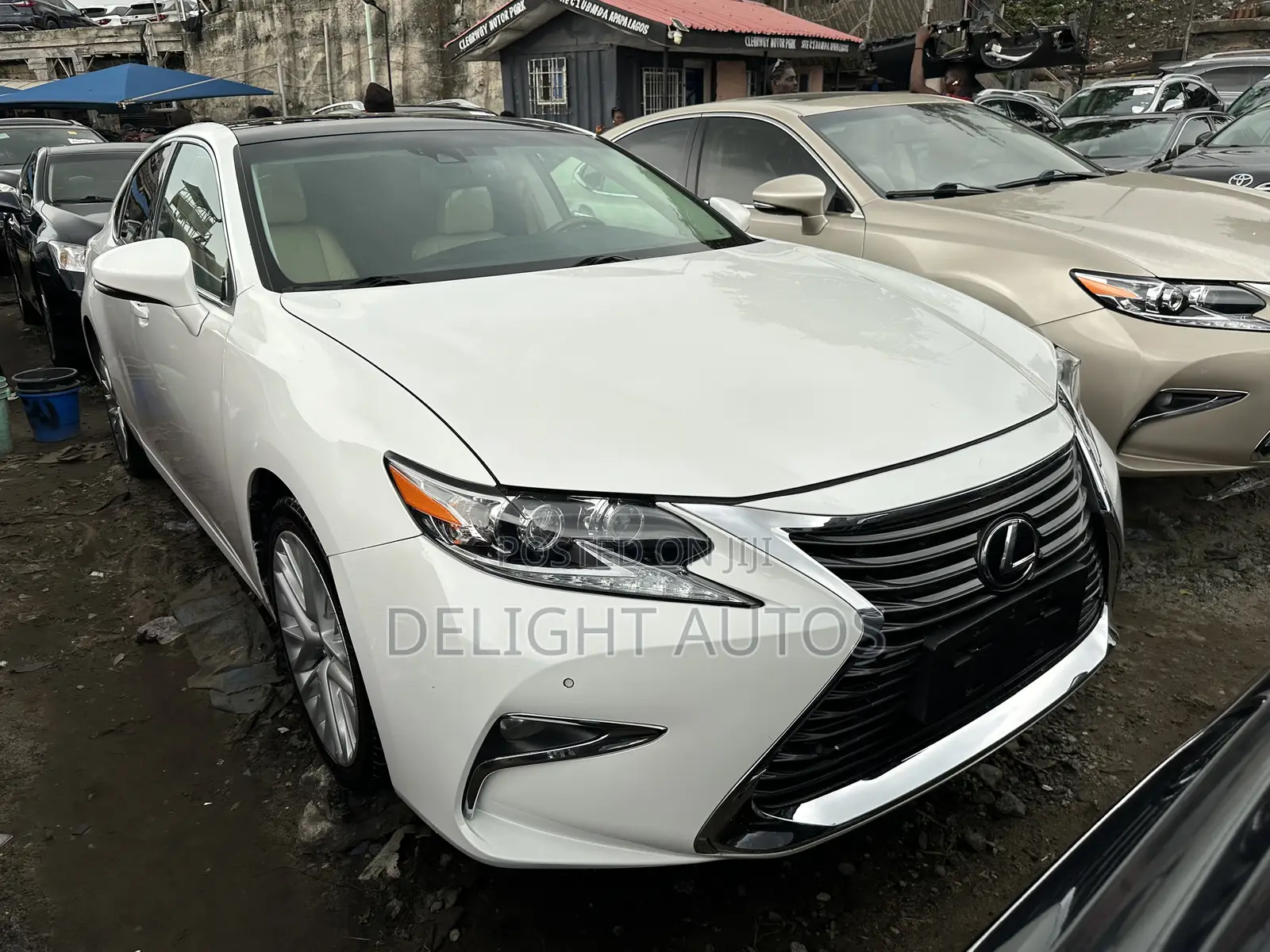 Lexus ES 350 FWD 2013 White