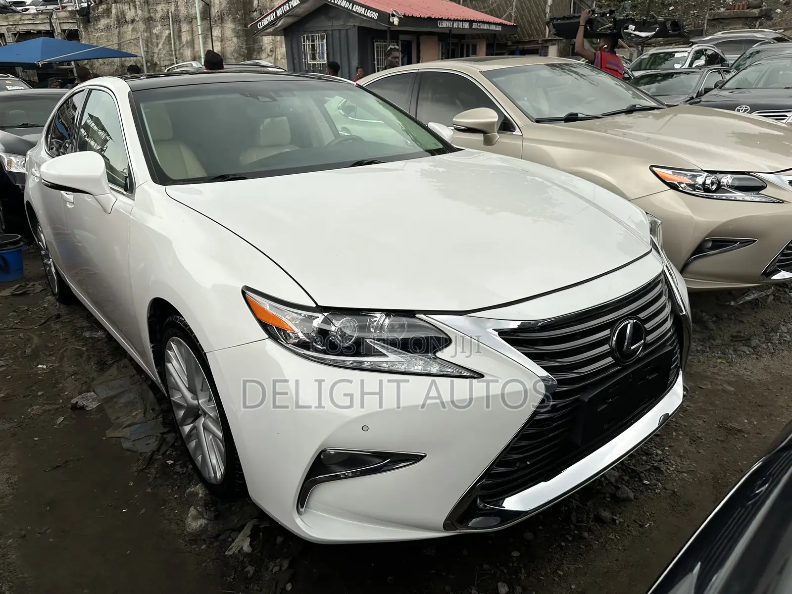 Lexus ES 350 FWD 2013 White
