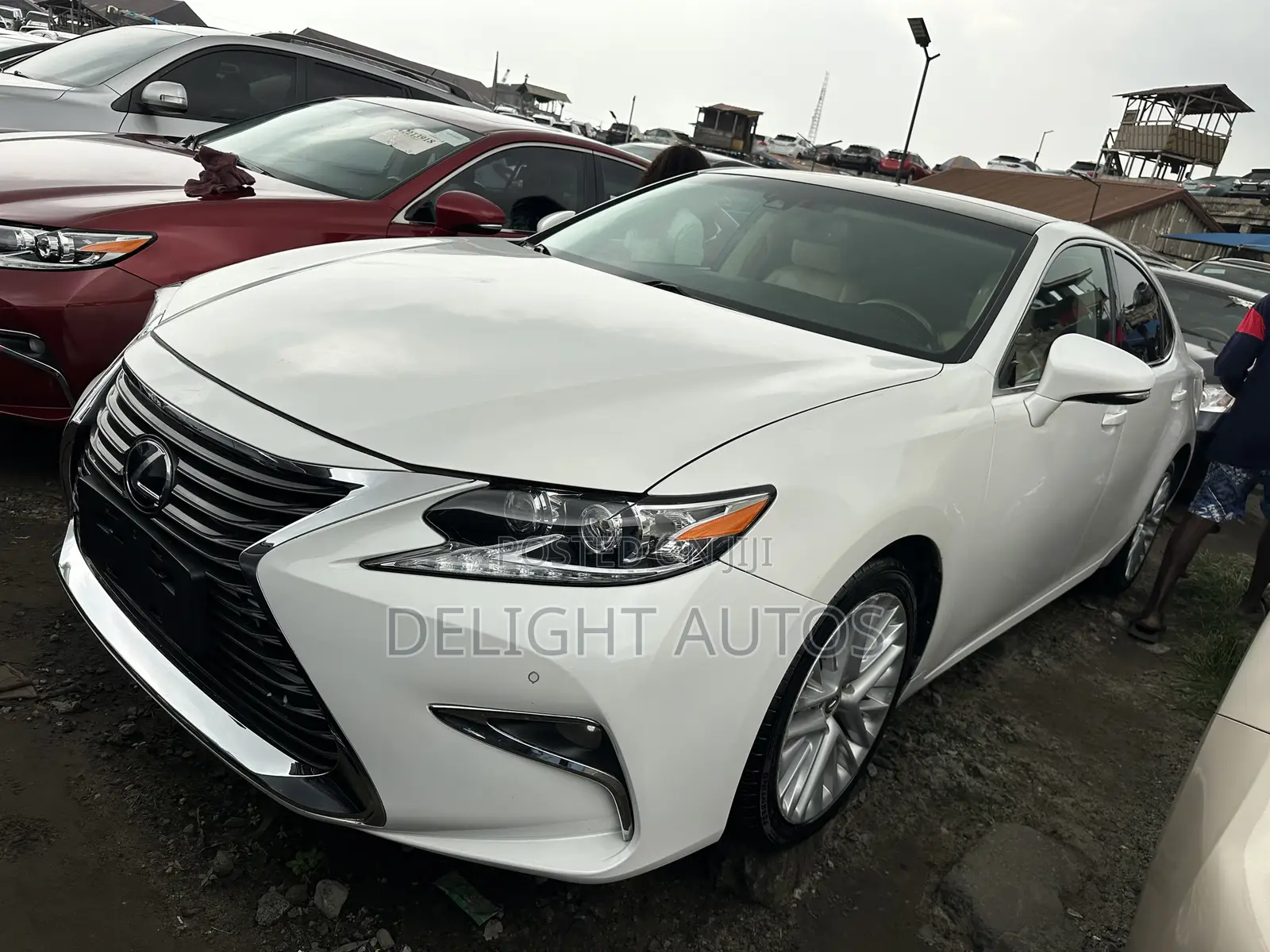 Lexus ES 350 FWD 2013 White