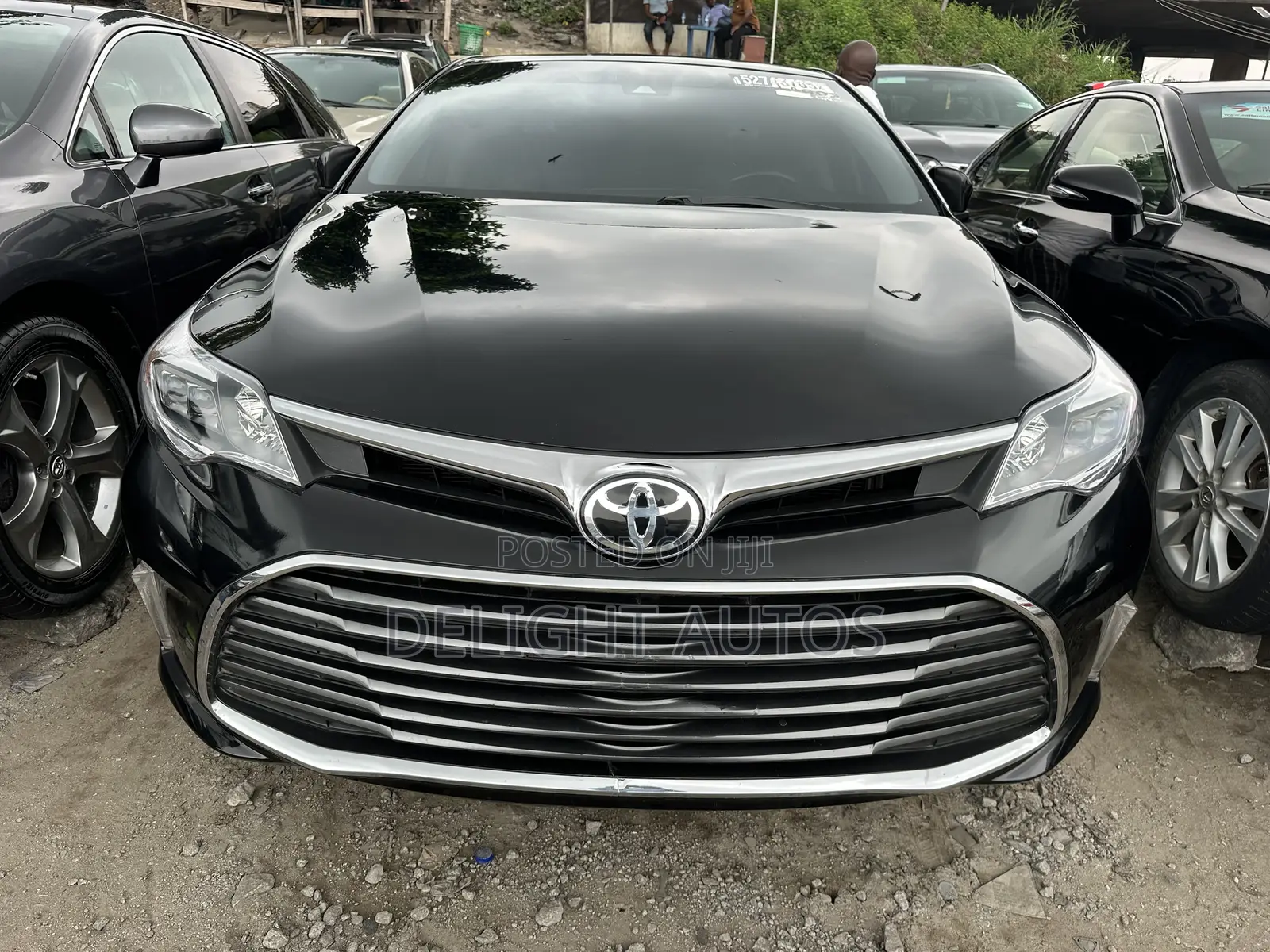 Toyota Avalon Limited Sedan FWD (3.5L 6cyl 6A) 2017 Black