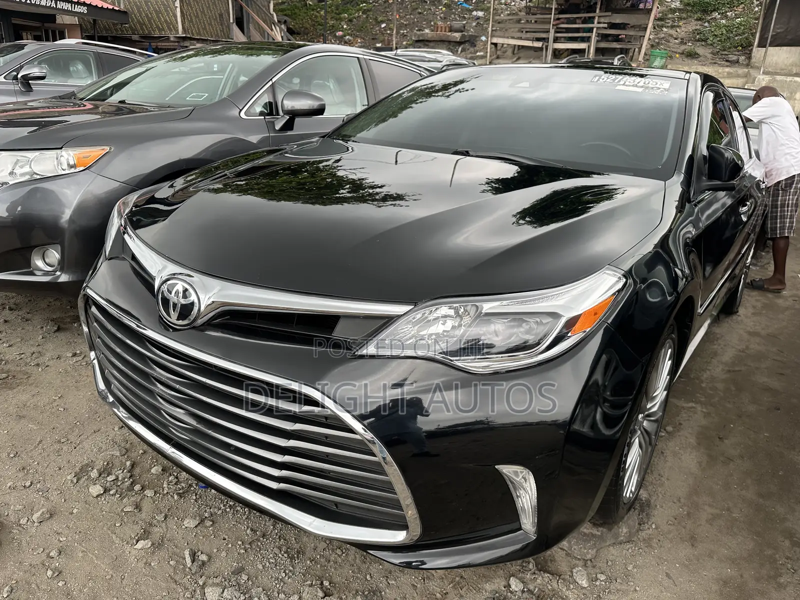 Toyota Avalon Limited Sedan FWD (3.5L 6cyl 6A) 2017 Black