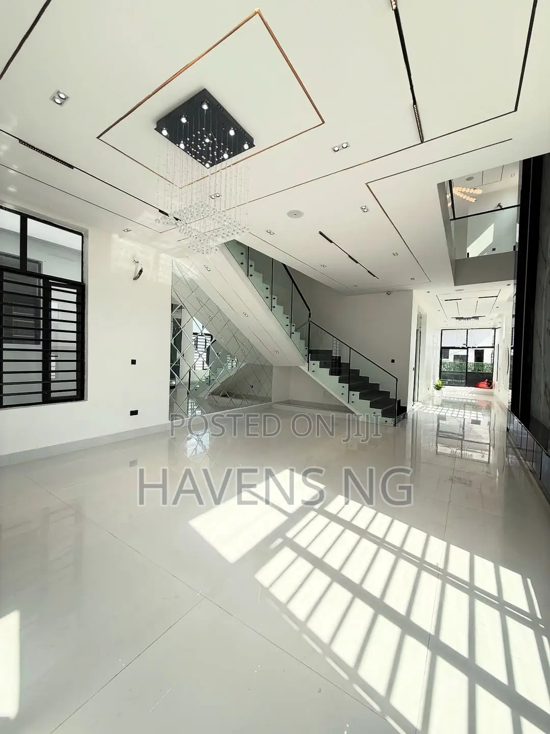 5bdrm Duplex in Lekki Phase 2 for sale
