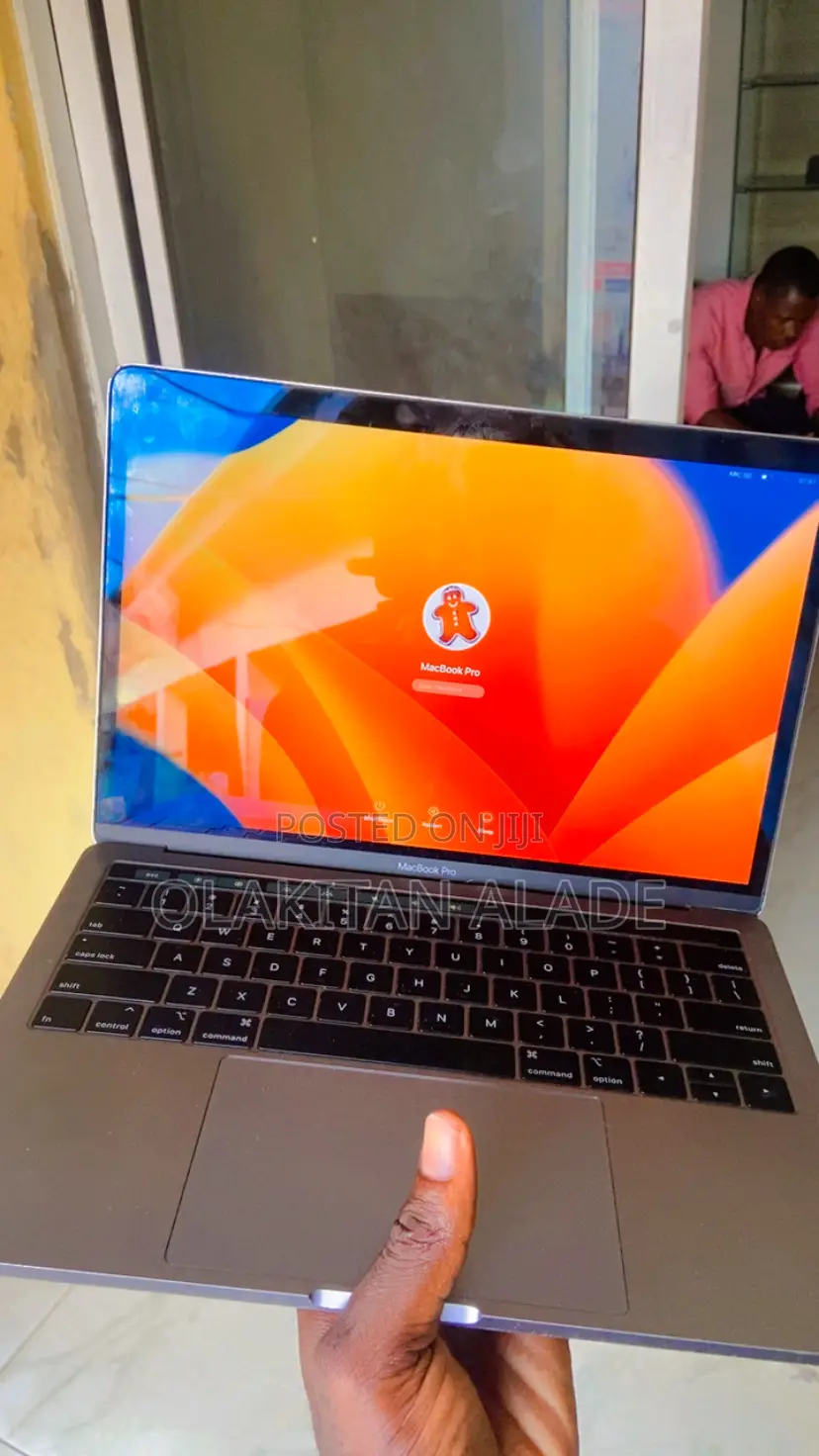 Laptop Apple MacBook Pro 2017 16GB Intel Core I5 SSD 512GB